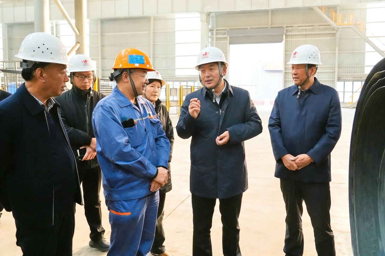 孟维君在宏达钢铁集团调研